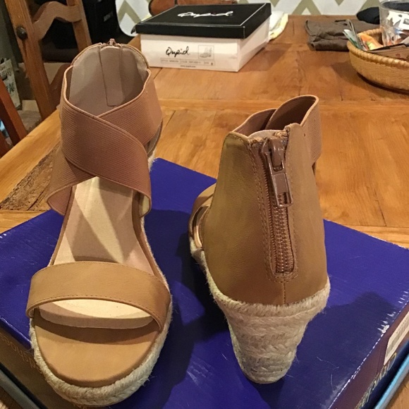 Wedge Zip Back Sandals - Picture 3 of 3